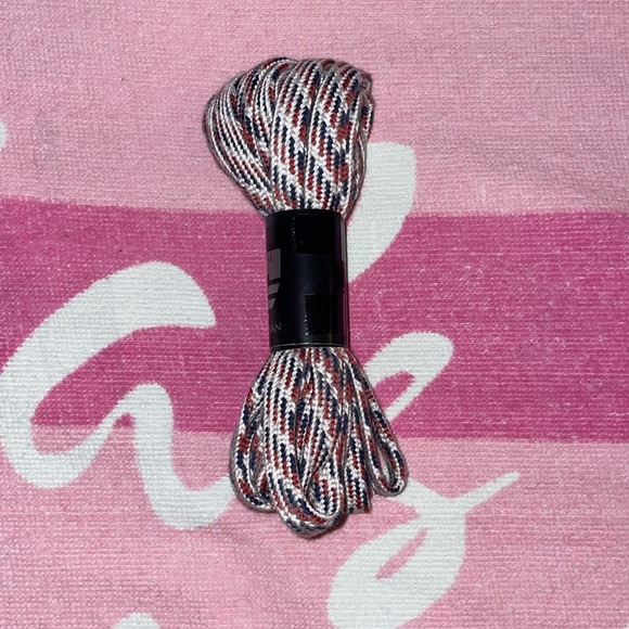 Replacement laces for Women's Castlegar Waterproof Boots in Black - Picture 1 of 3